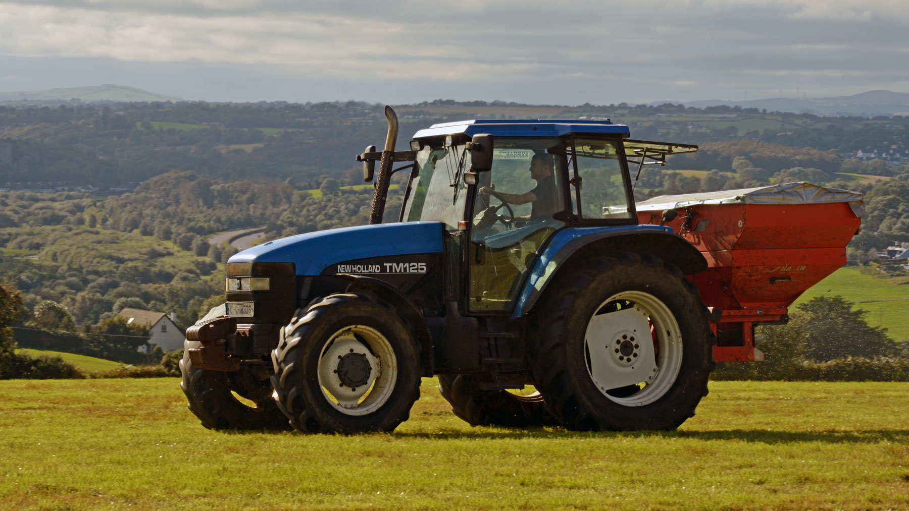 FARM CLASSICS: The New Holland TM125 – a minimal fuss workhorse | Southern  Star